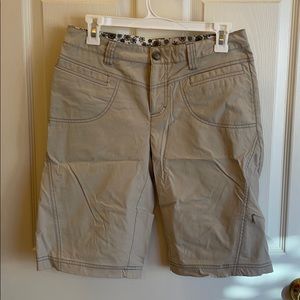 Athleta Dipper Bermuda Shorts in Light Khaki